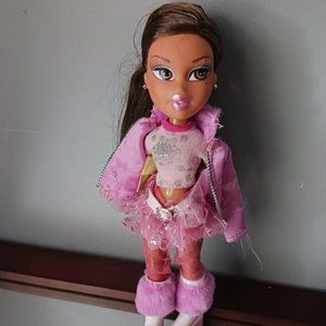 RARE 2001 MGA BRATZ ICE SKATE CHAMPION YASMIN TANG DOLL